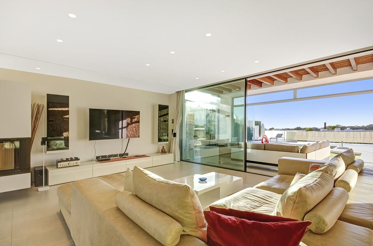 LAGOON (65) LAGOON (65)