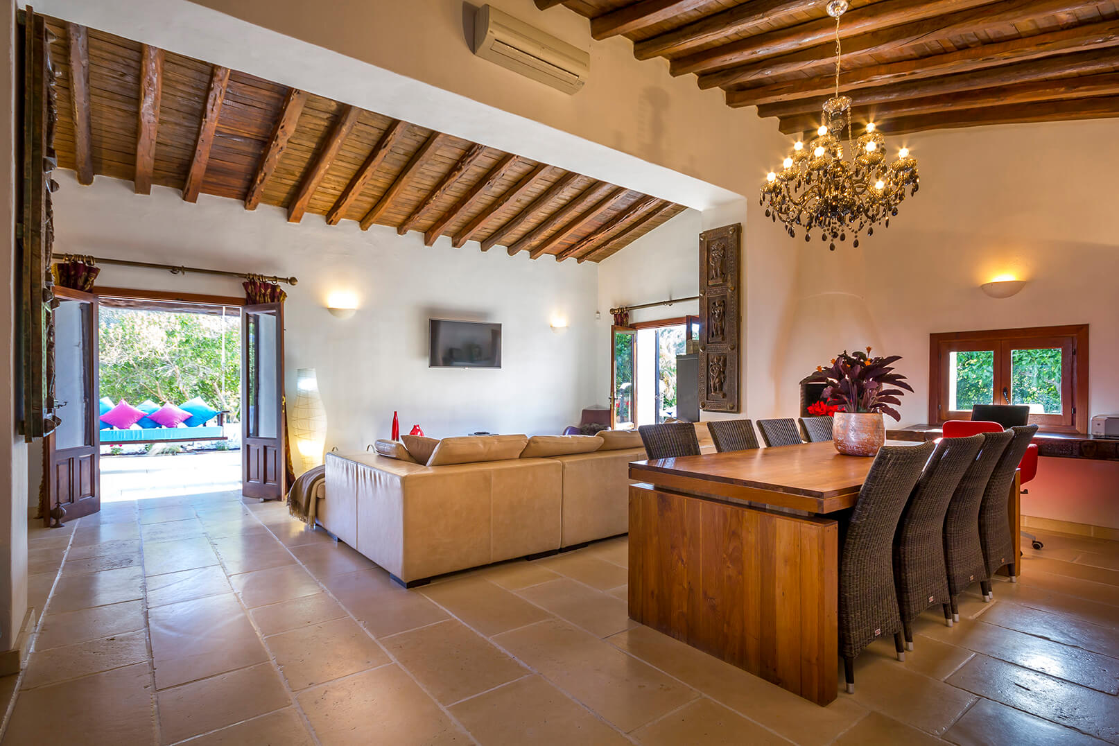 Lounge and dining table