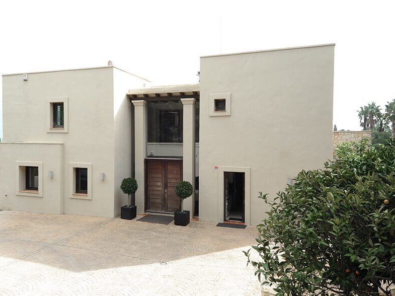 Outside view Outside view