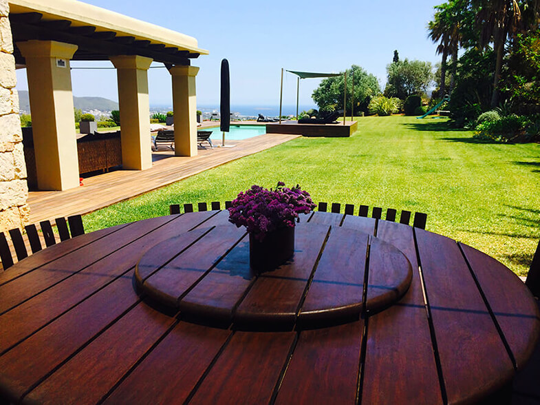 Table Garden View Table Garden View