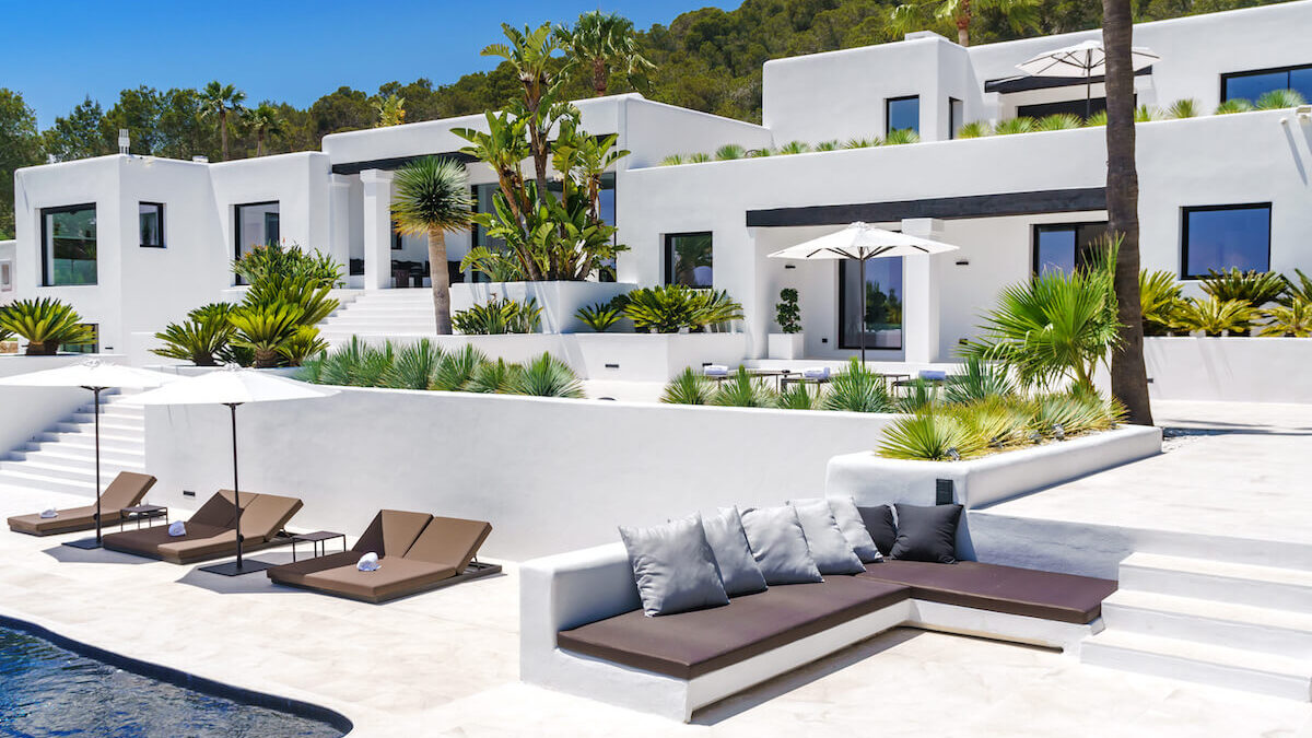 Garden and pool 5 Garden and pool 5